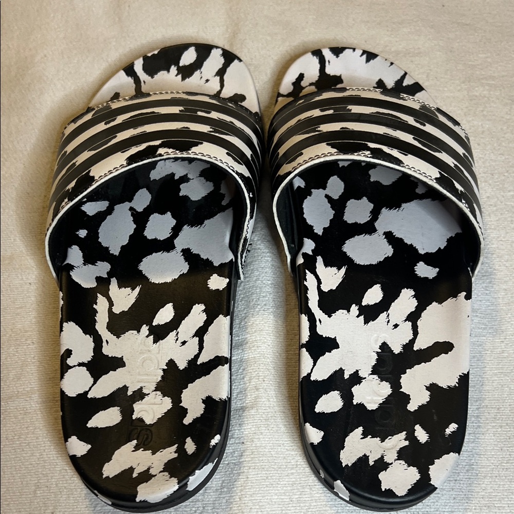 Adidas Black and White Patterned Slides - Picture 5 of 9